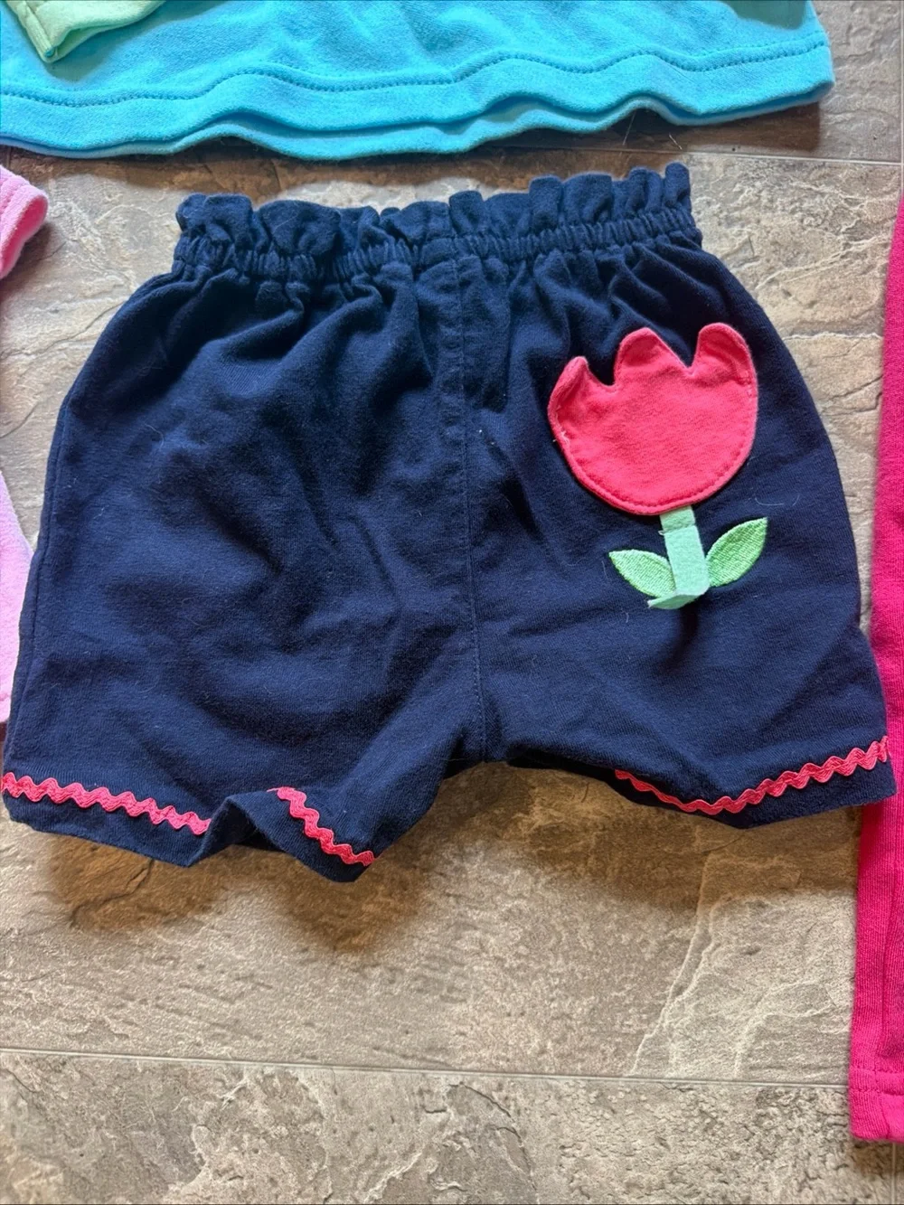 VINTAGE LOT GIRLS 0-3 M 0-6 M FIVE OUTFITS 2 PANT EARLY 2000s MULTICOLORED